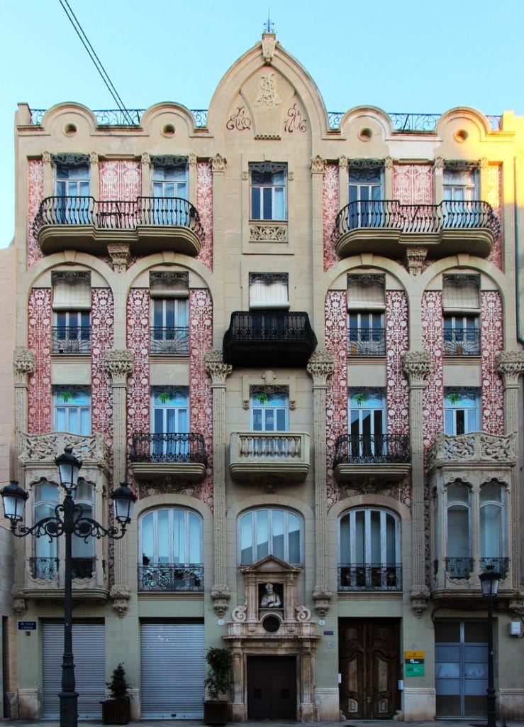 Architecture, modernisme, art nouveau, art déco, domenech, gaudi, Valencia, Catalogne, espagne, courant architectural